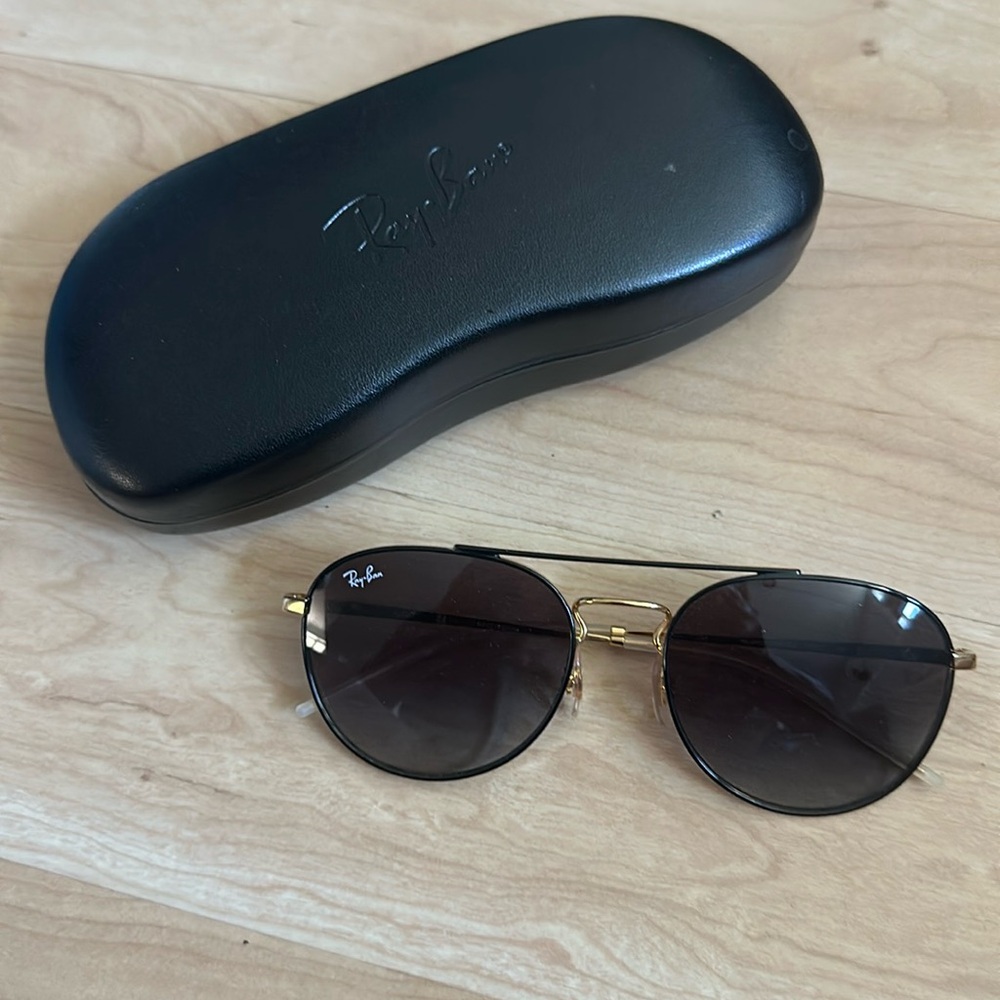NEW Ray-Ban Sunglasses Black On Arista Frame Light Gray Gradient Dark GrayRB3589